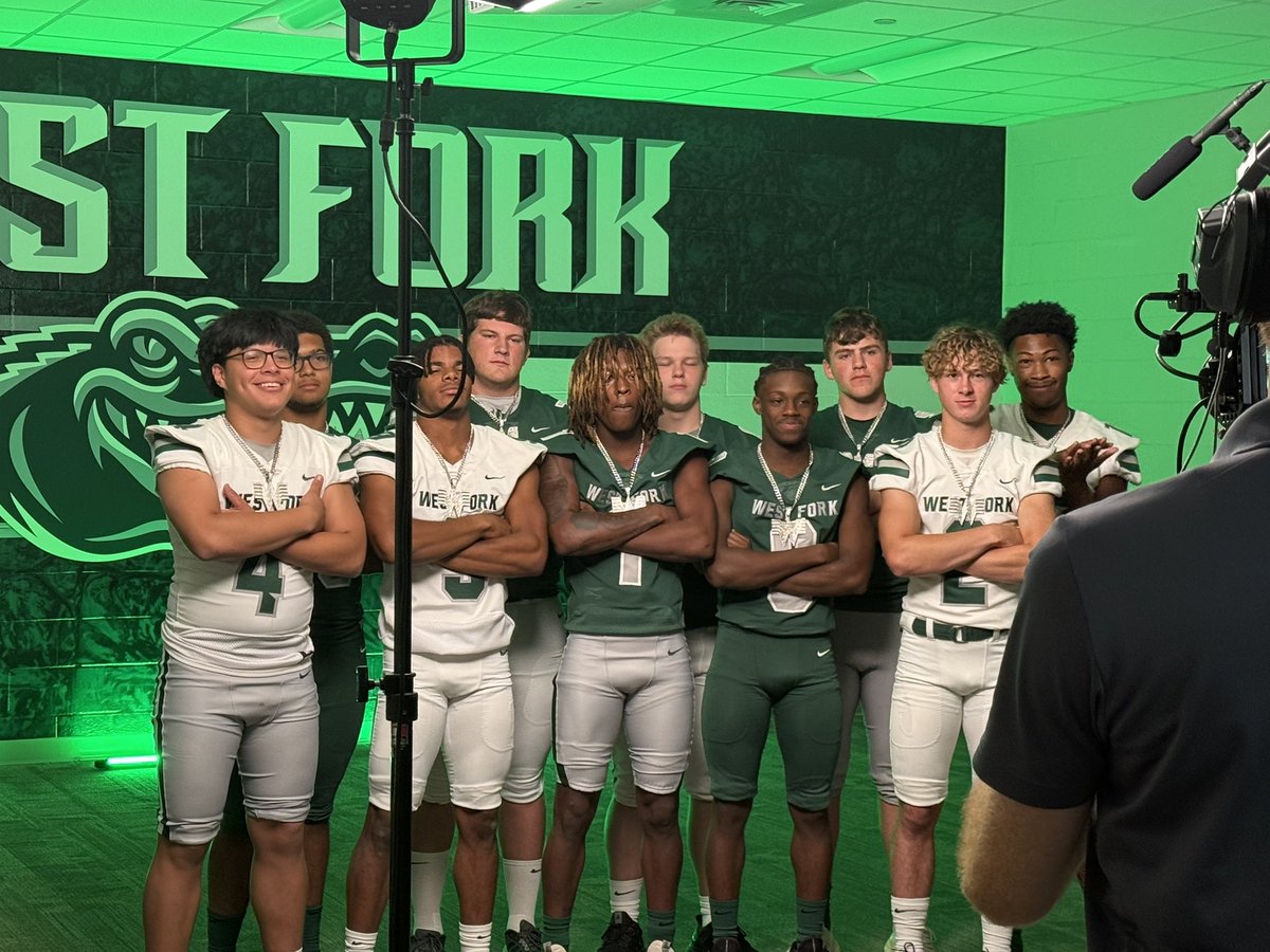WFGatorFootball's tweet image. Behind the scenes look at our 2025 @Whataburger video shoot! #CHOMP #EAT