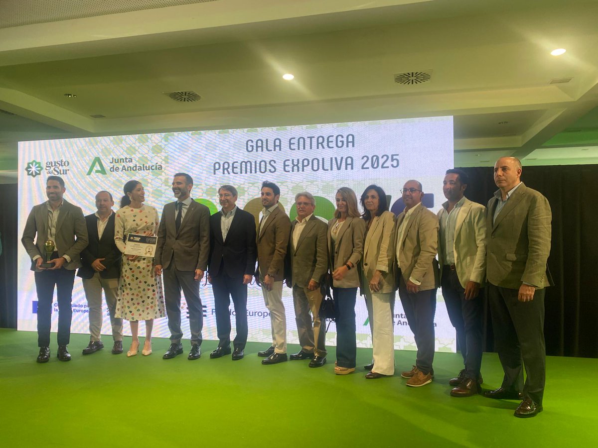 Seguimos disfrutando de Expoliva 2025, recibiendo con ilusión a amigos, clientes y proveedores que se acercan a nuestro stand.

Gracias por compartir este encuentro con nosotros.

#Expoliva2025 #MolinoDelGenil #LagarDoSobrado #AOVE #Jaén