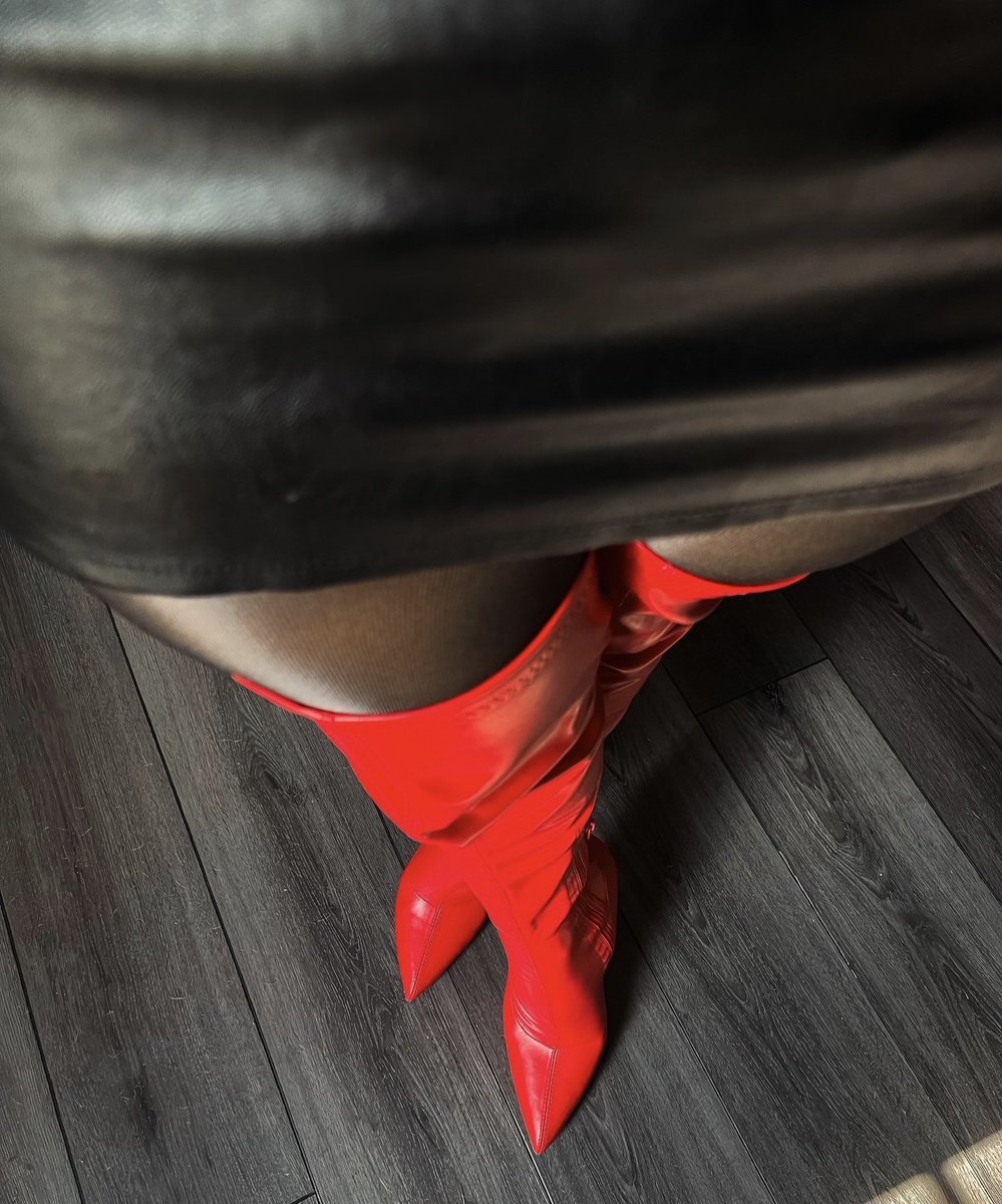 Stunning Ggilf Sandi x tweet media