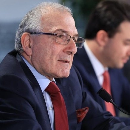 ajans_muhbir's tweet photo. Ekrem İmamoğlu'nun diplomasının iptalinin hukuksuz olduğu yönündeki mütalaa veren hukukçu Prof. Dr. Adem Sözüer'in kardeşi Dr. Abdülvahit Sözüer'in Kamu Hastaneleri Hizmetleri Başkanlığı görevinden al��ndığı ortaya çıktı. (T24) https://t.co/J8rSBwCIao