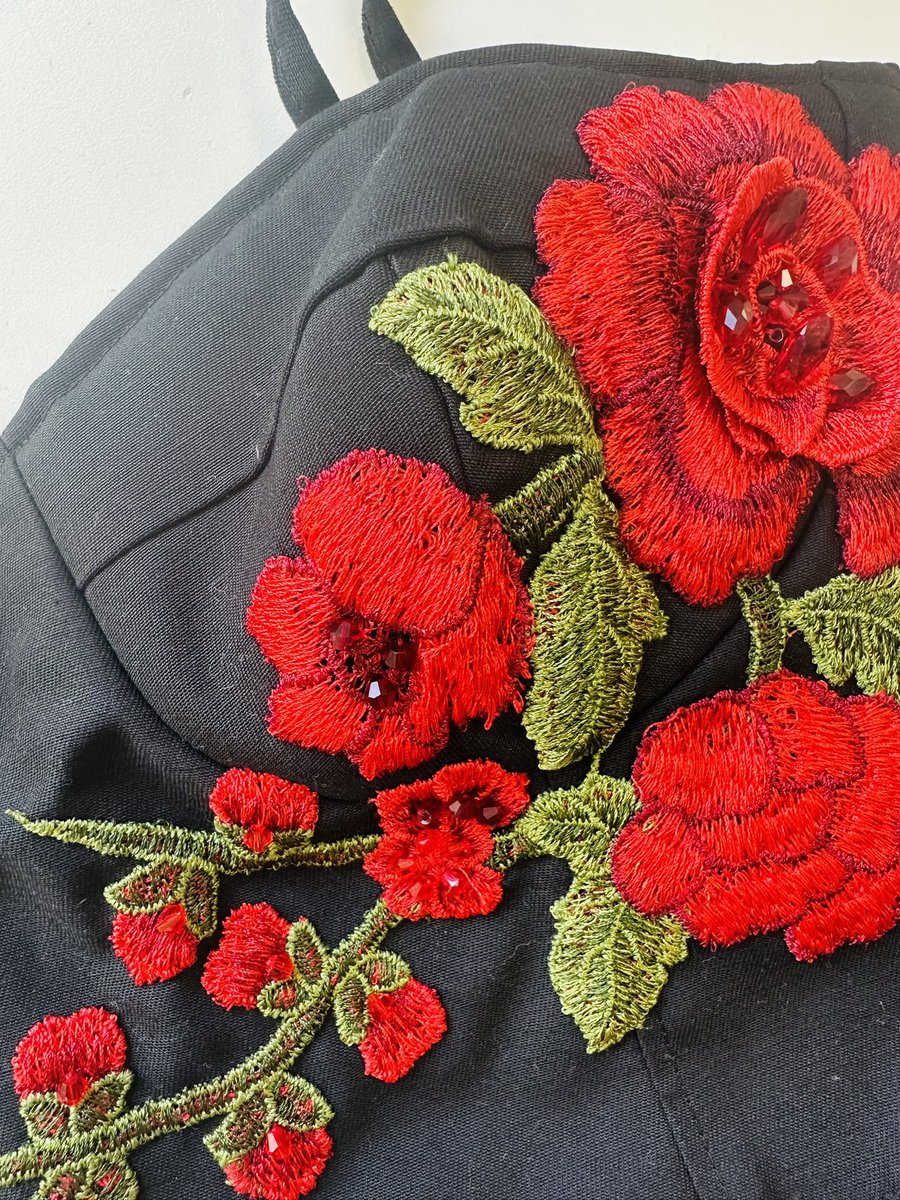 Textiles2XL's tweet photo. WJEC GCSE Fashion and Textiles: Following the moderation visit this week, we are delighted to announce that 4 of our pupils have been nominated for the WJEC innovations award. Congratulations to them all. Here is a sneak peek of Sophie’s work. https://t.co/taOdrHqIym