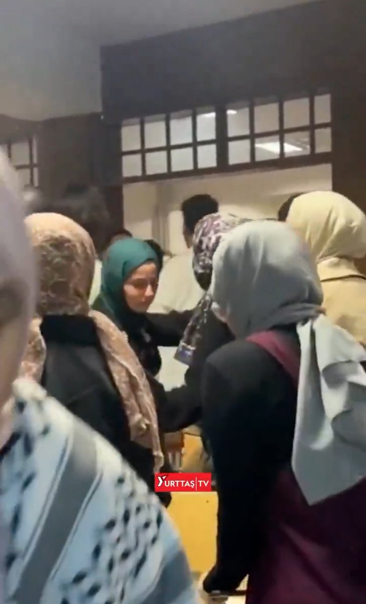 6 yaşında evlenip,evliliğin tüm gerekliliklerini yerine getiribilirdim diyen tayfa ektedir.