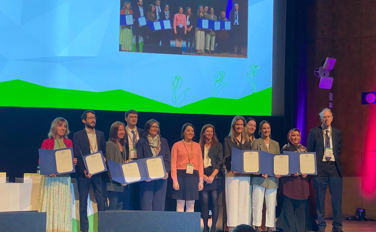 ESGAR (@esgarsociety) on Twitter photo Another great Tricky case session! Thanks to all Young Esgar presenters and moderating team #ESGAR2025
<a href="/cannella_rob/">Roberto Cannella</a> <a href="/albaigual/">AC Igual Rouilleault</a> <a href="/AnaVillanuevaCa/">Ana Villanueva</a> Another great Tricky case session! Thanks to all Young Esgar presenters and moderating team #ESGAR2025
<a href="/cannella_rob/">Roberto Cannella</a> <a href="/albaigual/">AC Igual Rouilleault</a> <a href="/AnaVillanuevaCa/">Ana Villanueva</a>