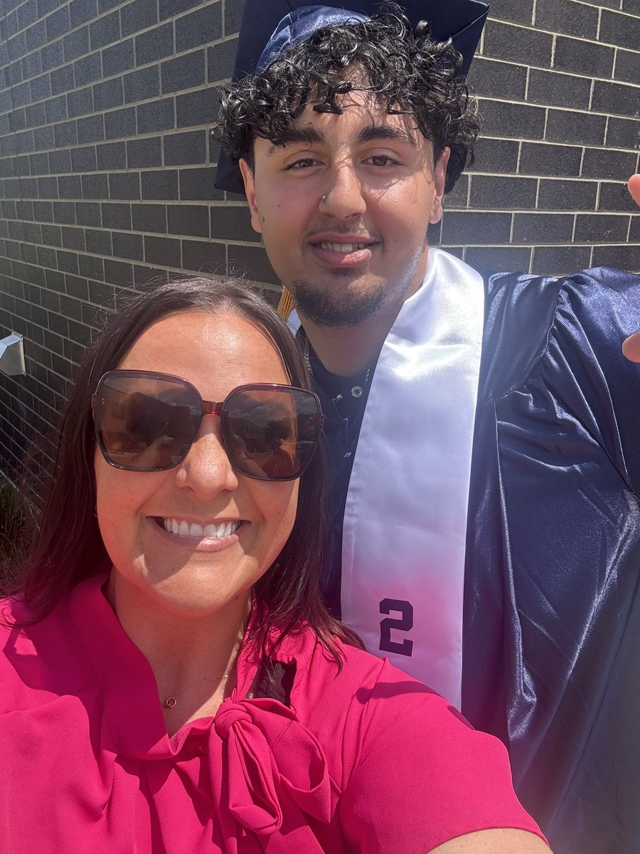 Miss Davis tweet media