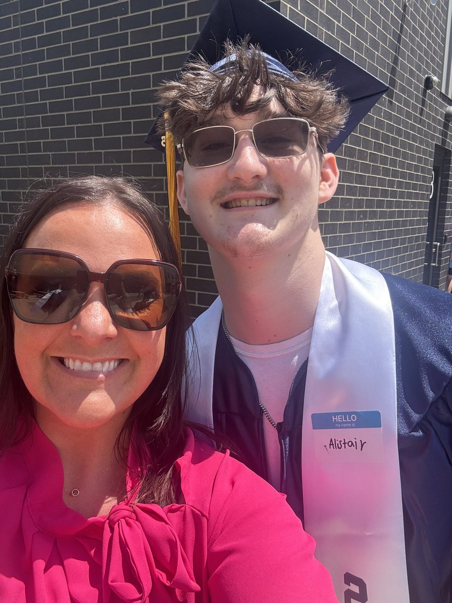 Miss Davis tweet media