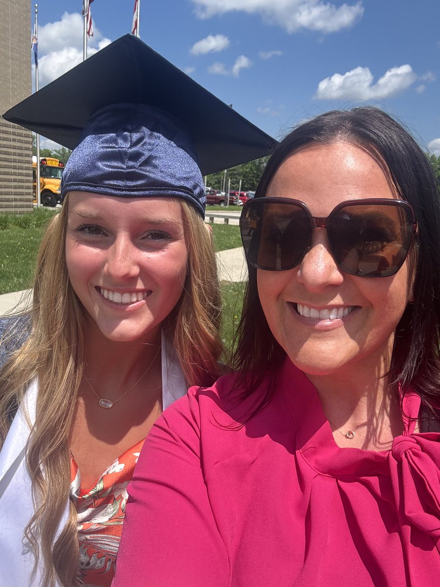 Miss Davis tweet media