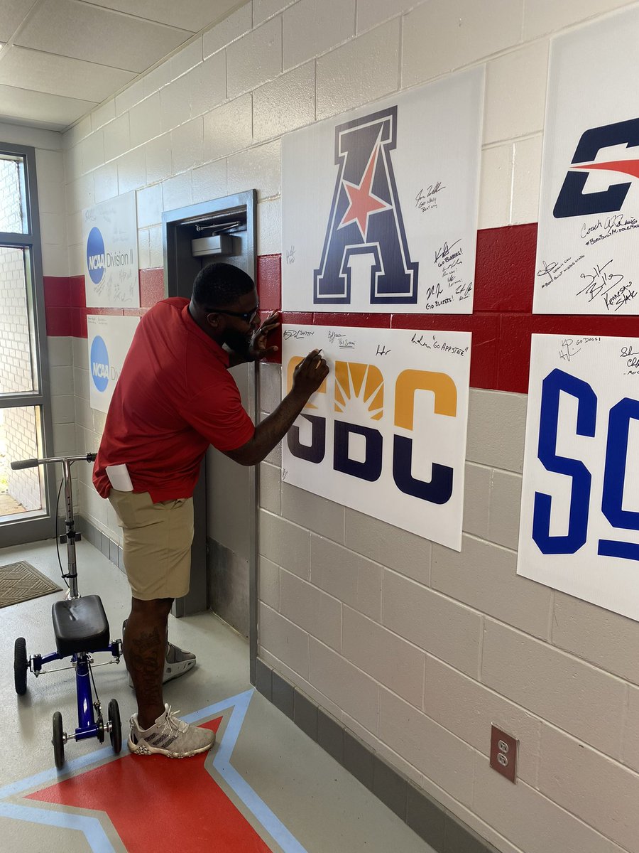 Hillcrest-Tuscaloosa Recruiting Page (@recruitthecrest) on Twitter photo Glad to have <a href="/SouthAlabamaFB/">South Alabama Football 🏈</a> come by and visit our guys!!!
Shoutout to <a href="/Trew30_/">Coach TREW</a> and <a href="/_coachsteckel/">Jerone Steckel</a> for coming to see our guys this week!!!
#RecruitTheCrest
#TheBestPlayHere Glad to have <a href="/SouthAlabamaFB/">South Alabama Football 🏈</a> come by and visit our guys!!!
Shoutout to <a href="/Trew30_/">Coach TREW</a> and <a href="/_coachsteckel/">Jerone Steckel</a> for coming to see our guys this week!!!
#RecruitTheCrest
#TheBestPlayHere