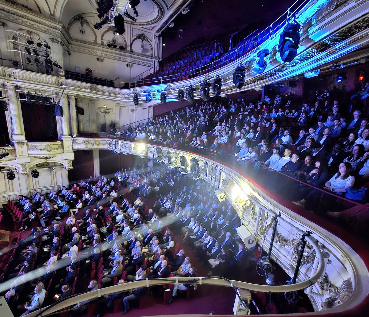 Daniel Baal (@baaldaniel) on Twitter photo Dans le magnifique cadre du <a href="/MogadorTheatre/">Théâtre Mogador</a>, 1 200 élus et salariés du <a href="/CreditMutuel/">Crédit Mutuel</a> Île-de-France participent aux Assemblées Générales annuelles. Dans le magnifique cadre du <a href="/MogadorTheatre/">Théâtre Mogador</a>, 1 200 élus et salariés du <a href="/CreditMutuel/">Crédit Mutuel</a> Île-de-France participent aux Assemblées Générales annuelles.