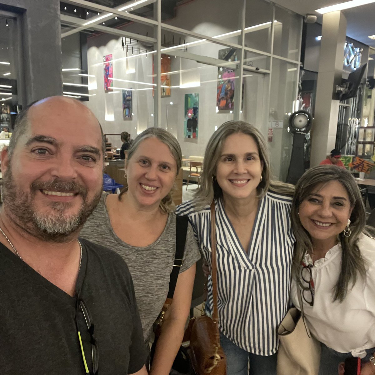 TatoPTY's tweet image. Mi querida @lupitaderios, gracias por estos años de amistad, desde antes de encontrarnos en Félix y que me preguntaras: “Tu eres Tato?”.
Nos harás mucha falta en las reuniones del grupo, y extrañaremos siempre tu alegría, tu cariño y tus consejos.
Hasta siempre querida amiga💔