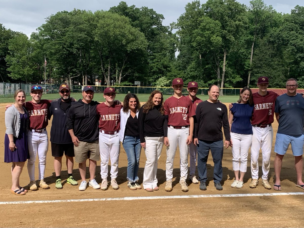 Congratulations to our Sr baseball players and their parents on a great career!  Thank you for your dedication and support to the program!  You will me missed next year!⚾️⚾️⚾️⚾️