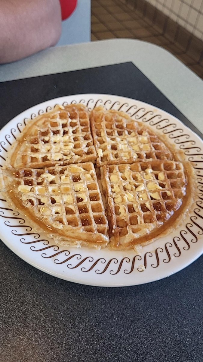 TroySoprano's tweet image. @WaffleHouse Waffles. I hate that the only two Waffle Houses in Illinois are 3 hours away. Come to Central Illinois #WafflePosting #BreadPosting