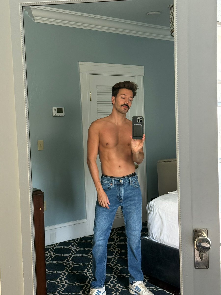 Pequeño error que me tuve que quitar todos la barba 😂👨🏻👨🏻👨🏻👨🏻👨🏻👨🏻👨🏻👨🏻👨🏻👨🏻