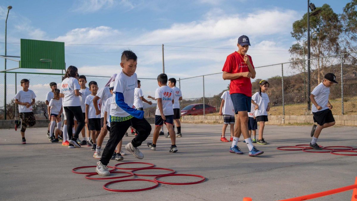 Nada de lo que hacemos sería posible sin ustedes ✨

En este Día del Maestro, queremos agradecer a nuestros instructores que son una parte importante de nuestro equipo 🤩

Gracias por ayudarnos a transformar el entorno y la vida de muchos niños y niñas ❤️ #DíadelMaestro