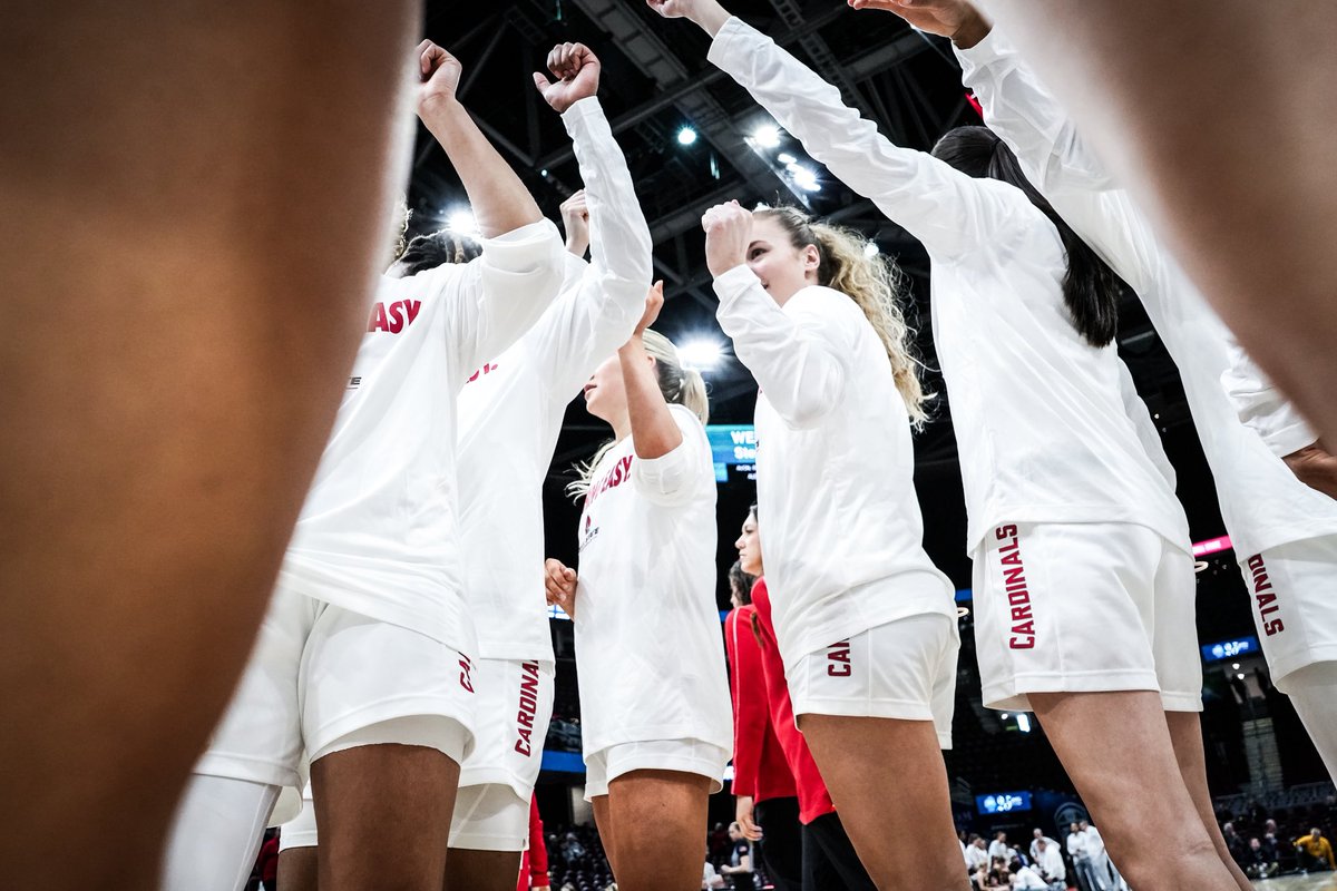 Our squad ended the spring term with a 3.426 Team GPA. 

Got it done on and off the court 🏆
#ChirpChirp