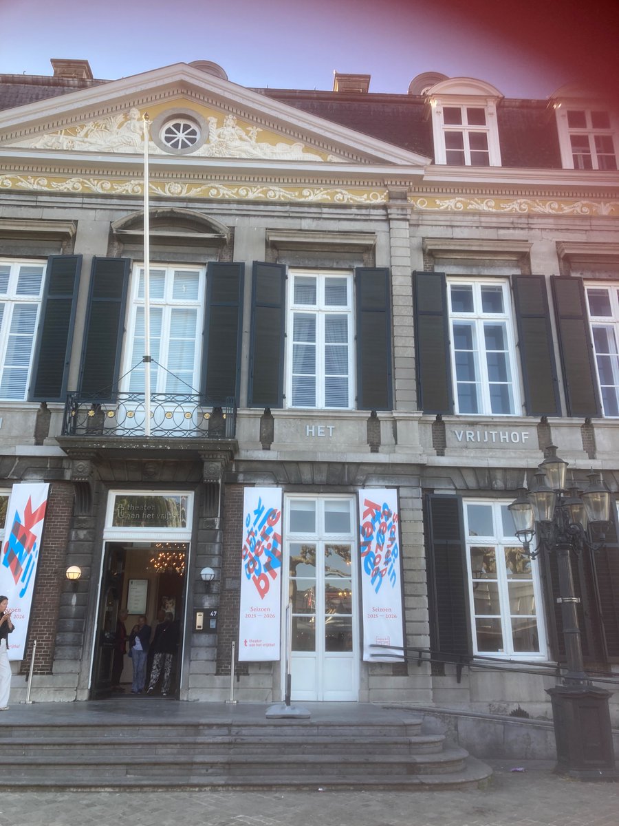 Msdejong02's tweet photo. He, he..... ik ben er.....
@georgevanhouts #DeVerleiders @steyevandam @TheaterVrijthof
#Maastricht https://t.co/4eoamwEEbn