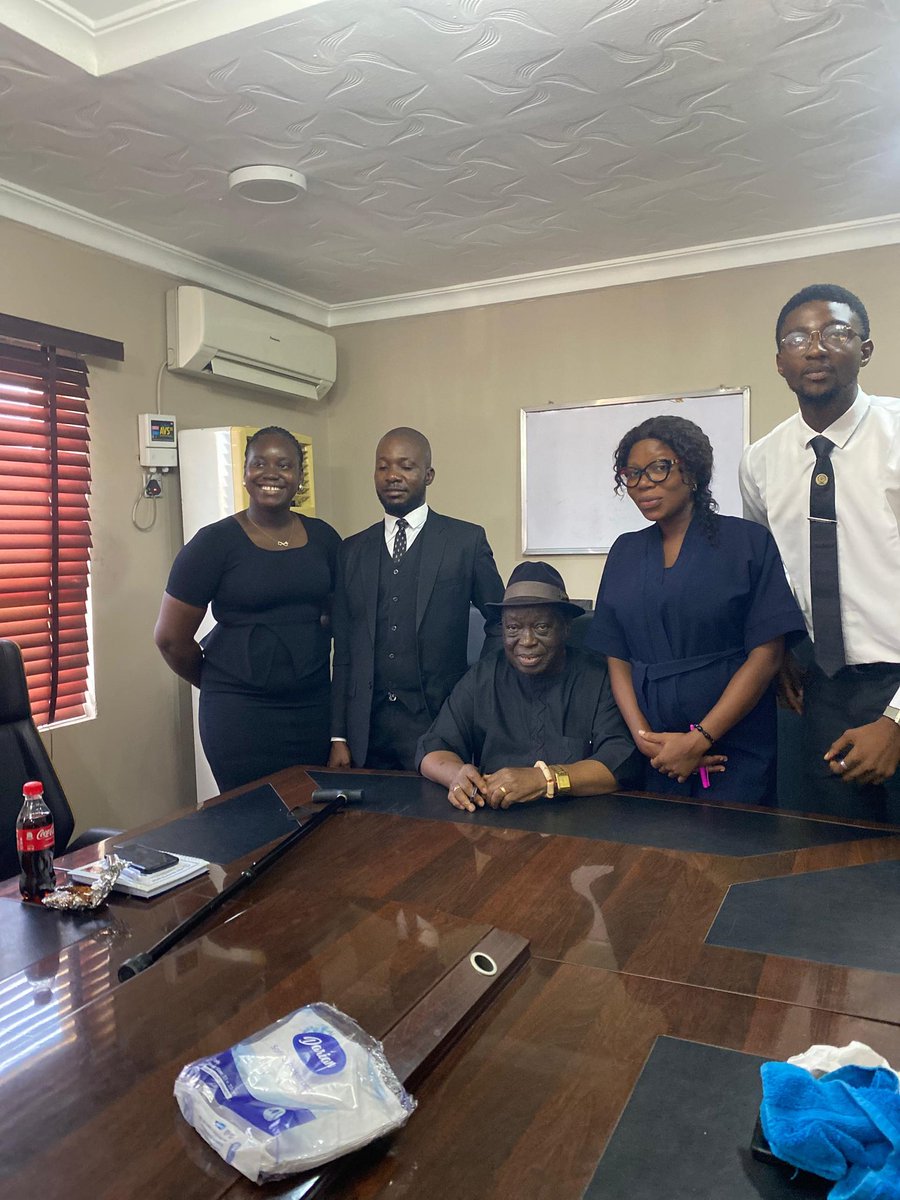 LMCOOU's tweet photo. We also had the honour of visiting the law firm of the distinguished Chief Okpoko, SAN. An iconic figure in Nigeria’s legal landscape and jurisprudence.
During our visit, he shared insights from his wealth of experience and
#delta25
#legalsummit25
#buildingabrightfuture https://t.co/yHoO7U5z6S