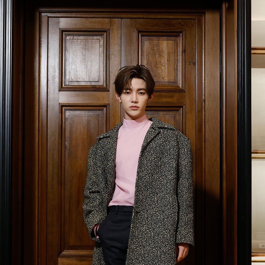 gucci has only flown out 3 idols for gucci cruise overseas through the years

3rd gen: kai
4th gen: lee know
5th gen: ZHANG HAO

ZHANG HAO AT GUCCI FIRENZE
#ZHANGHAOxGUCCI #GucciCruise26 #ZHANGHAO <a href="/gucci/">gucci</a>