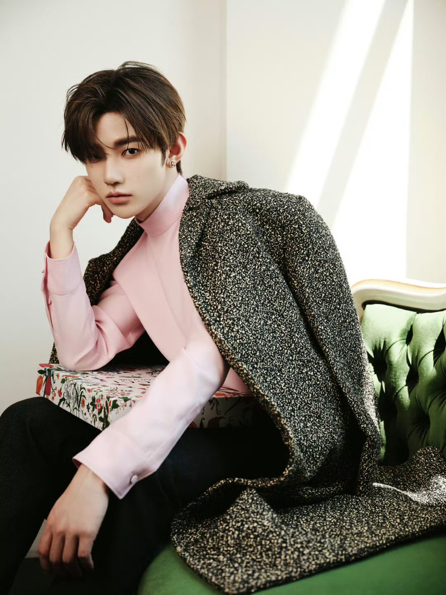 zhaofairy's tweet image. ZHANG HAO FOR GUCCI

ZHANG HAO AT GUCCI FIRENZE  

#ZHANGHAOxGUCCI 
#GucciCruise26 
#ZHANGHAO
@gucci