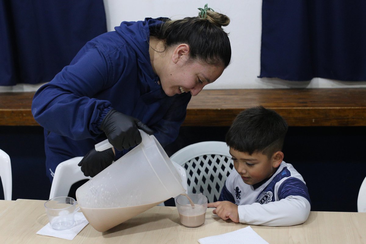 LA COPA QUE MÁS VALE 🤍

A partir de hoy, nuestros chicos y chicas que terminan de entrenar van a poder disfrutar de una merienda en el quincho del club *no solo los miércoles, sino también los jueves de cada semana, a partir de las 18:00hs. 
Queremos un club más social y por eso