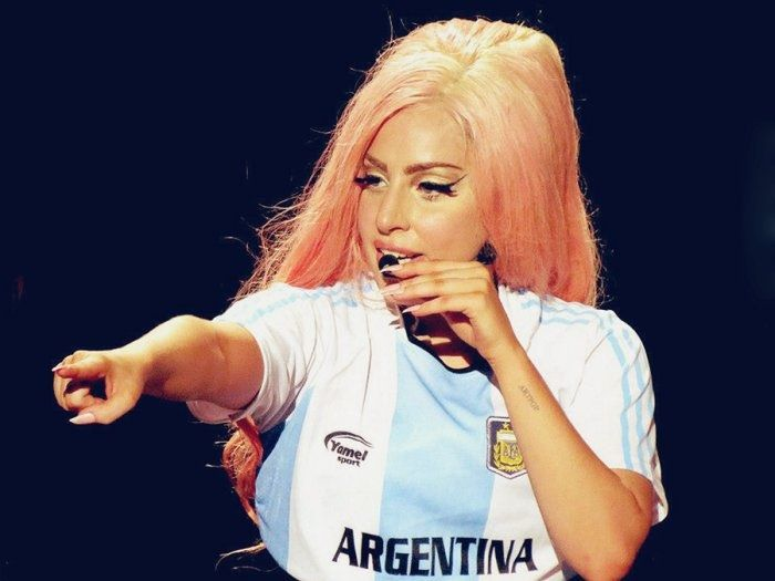 gagasourcelgs's tweet image. Segundo rumores, Lady Gaga fará shows na Argentina em 2026. 🇦🇷

Ao que tudo indica, a Live Nation negociou datas no Estádio River Plate, com capacidade para mais de 80 mil pessoas. 

- Via @RealTimeRating