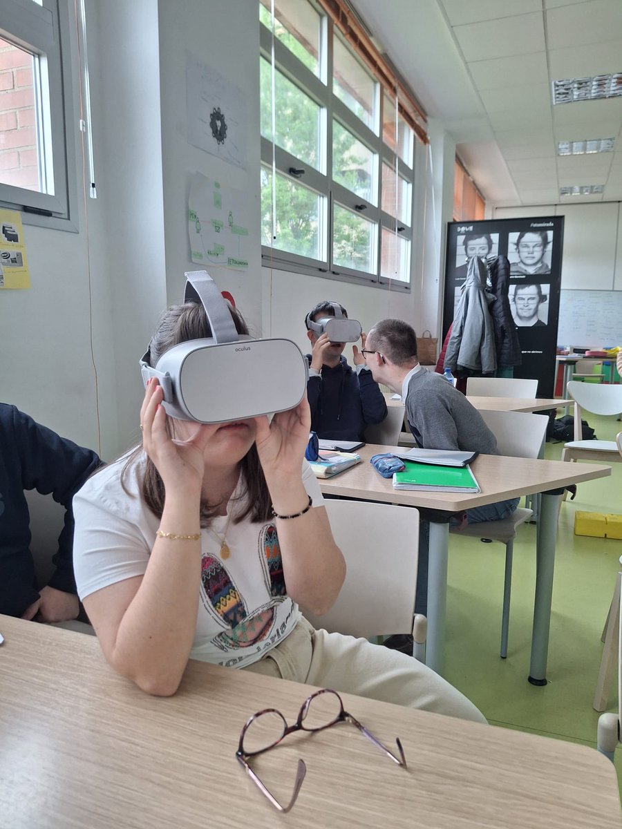 📣Los participantes del Programa FSE+ de Empelo Juvenil UNO A UNO PEJ 2024-2025 de @/Fundacion ONCE en la formación 'Actividades Auxiliares de Comercio' han conocido la Realidad Virtual.