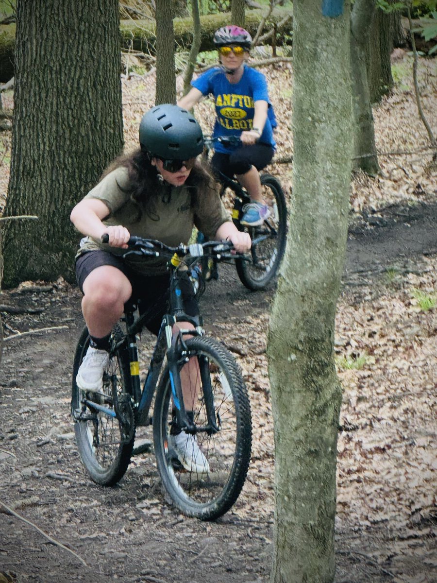 colin_dunlap's tweet photo. This is the kind of stuff more schools should do, w tax $$ and curriculum. We love Hampton Middle. They offer “advanced gym” where school-owned bikes are used for classes &amp; once a semester you go to North Park for a half-day and ride the trails.
Practical, non-mundane curriculum. https://t.co/tRU29tAdT4