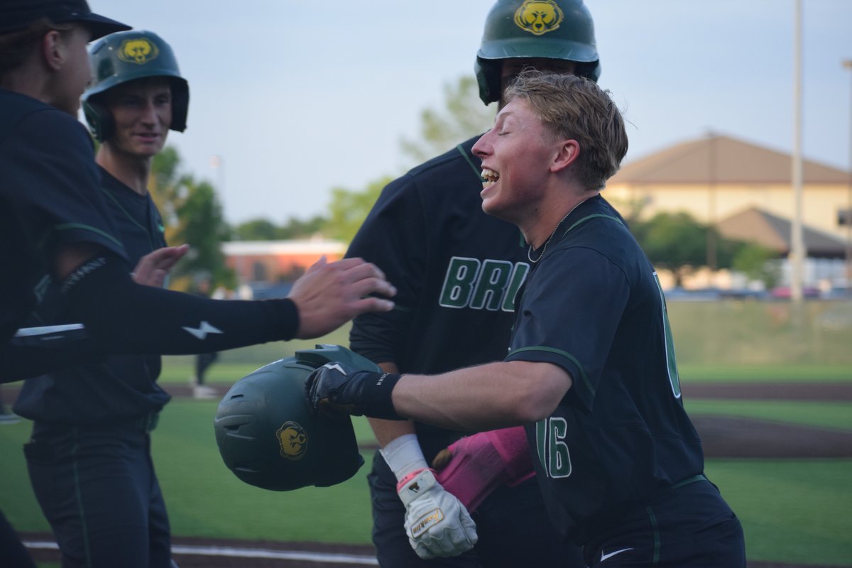 Joanie Straub tweet media