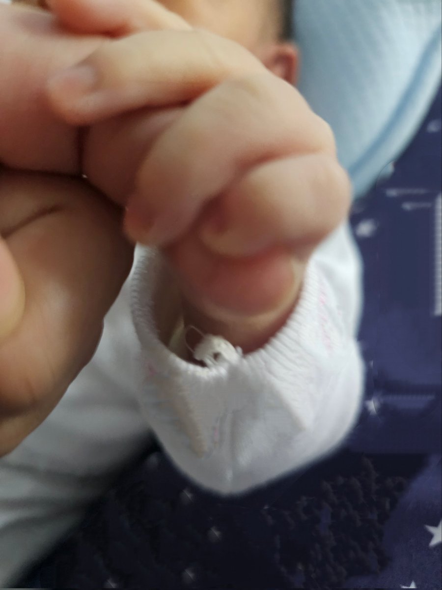 Hoy se supone que es nuestra FPP pero en realidad cumplimos 9 días de vidas. 
Aparentemente todo va bien pero estamos luchando para coger peso. 
Mi bebe se duerme al comer y es muy complicado despertar. Algún consejo? #infertilmamis