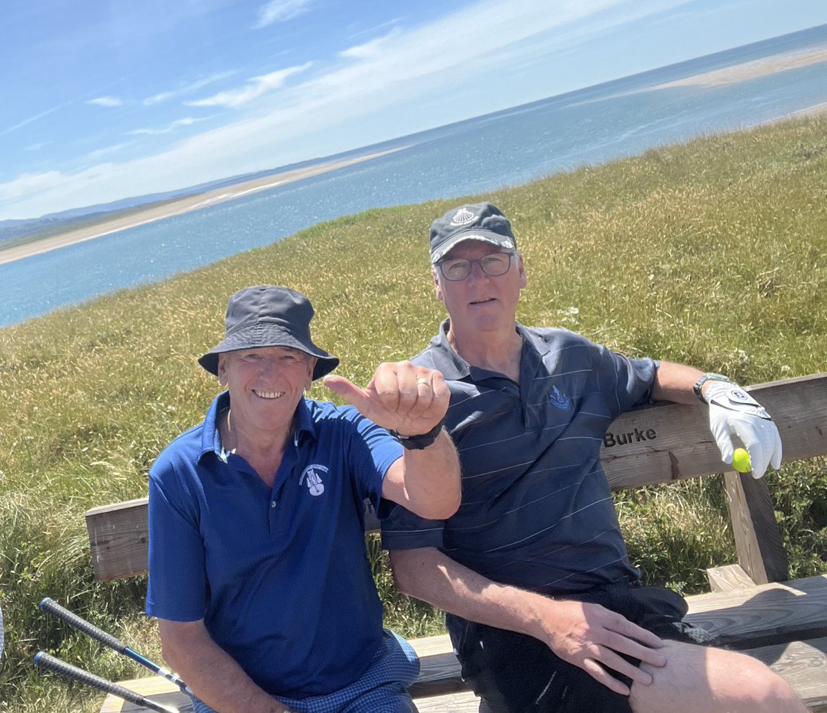 After way too long, it was fantastic to play <a href="/PorthmadogGC/">Porthmadog Golf Club</a> again today with Dad and friends in a 🏴󠁧󠁢󠁷󠁬󠁳󠁿 v 🏴󠁧󠁢󠁥󠁮󠁧󠁿 grudge match which ended in a honourable draw the course was in great condition so a good day all round #newstart #golf #family #friends