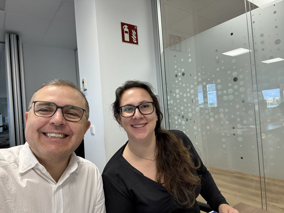 UciGandia's tweet photo. Jornada de estimulación #heart gracias a @MedtronicES con una ponencia de los Dres solera y blasco SOBRE NUEVAS #tecnologias servicio de #arritmias de la @UciGandia  @GVAhgandia https://t.co/F2p7VF76HT