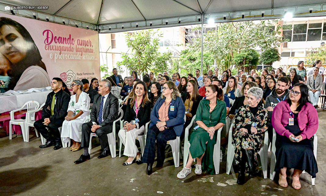 PDNewsBR's tweet photo. Profissionais recebem homenagem pelo Dia da Enfermagem
https://t.co/3ayYQNpm56
#COMEMORAÇÃO #DIADAENFERMAGEM #ENFERMAGEM #HOMENAGEM #IGESDF https://t.co/y8UwMRtJWz