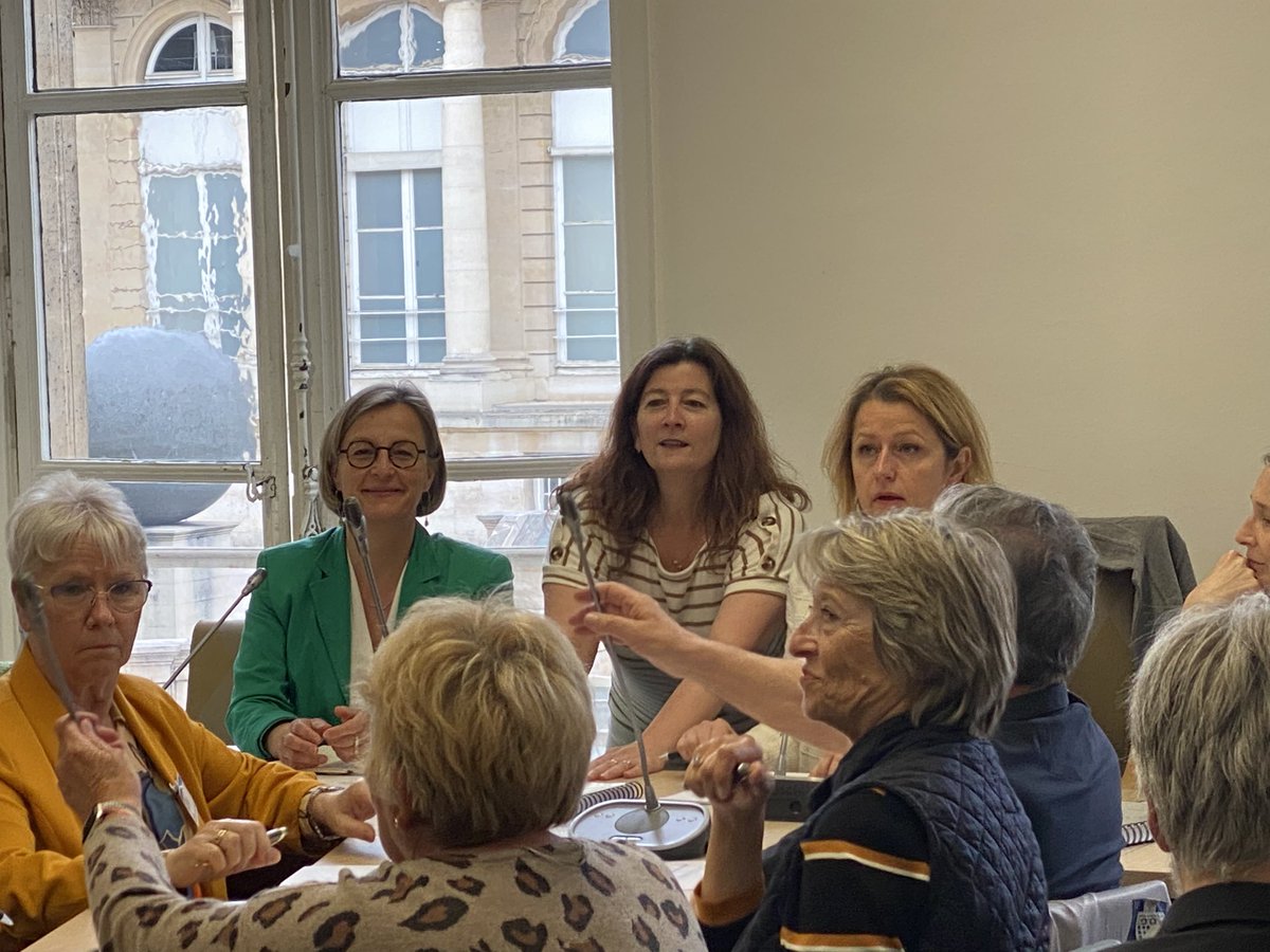 Aux côtés de <a href="/stelladupont/">Stella DUPONT</a>  et <a href="/barbarapompili/">Barbara Pompili</a> à l’<a href="/AssembleeNat/">Assemblée nationale</a> 
Notre présidente <a href="/Cecile_Rilhac/">Cécile RILHAC</a> rappelle que l’écologie a l’échelle planétaire est un commun que nous devons continuer à défendre.

Comptez sur En commun pour ne pas cesser de le faire !