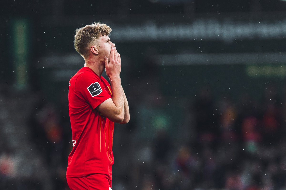 FCNordsjaelland's tweet image. 𝐏𝐑𝐄 𝐌𝐀𝐓𝐂𝐇 𝐍𝐔𝐌𝐁𝐄𝐑: 1️⃣3️⃣
Med to afslutninger på stængerne mod Brøndby rykkede vi op på andenpladsen i Superligaen over flest forsøg på stolper og overligger i sæsonen med 13 i alt. Vi satser på stolpe ind mod AGF i morgen aften... #sldk #FCNAGF