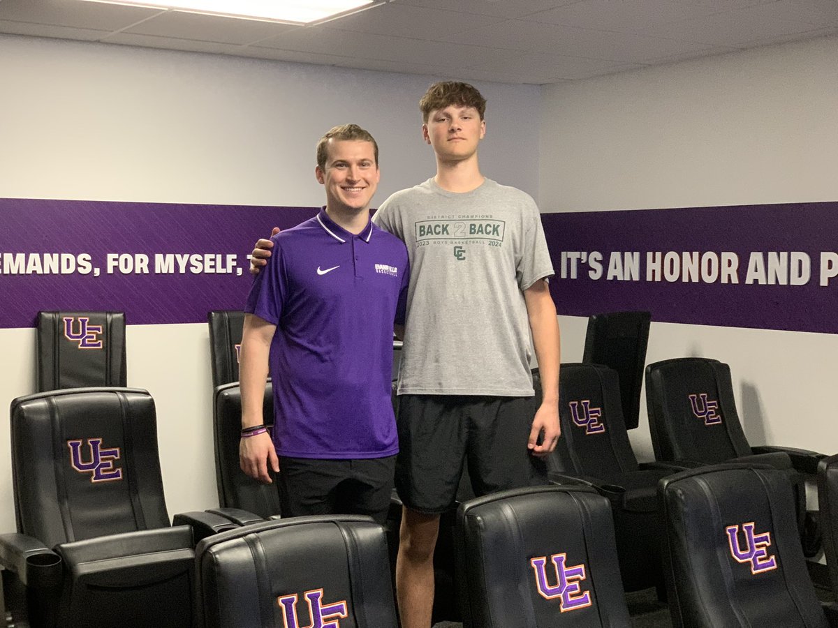 Huge thanks to <a href="/coachp_funk/">Peter Funk</a> with <a href="/UEAthletics_MBB/">UE Men's Basketball</a> for having me out for a visit today! Looking forward to being back on campus soon!