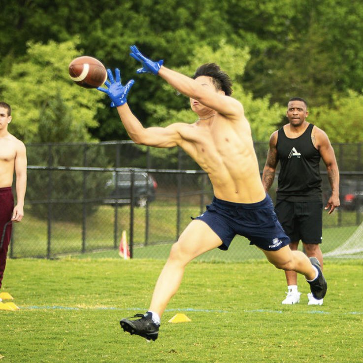 A1__Performance's tweet photo. In the lab with 2027 WR @justinoh244237 ๐งช
๐
ฐ๏ธ1๏ธโฃ #A1Performance #Football #WideReceiver #WR #Skills #Drills #Training #Coaching #DMV #Loudoun https://t.co/mI70TbCyWB