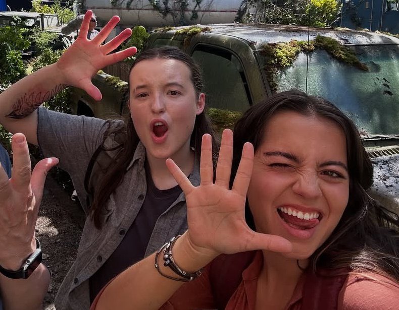 slipdaughter's tweet photo. teste do buzzfeed qual frase da isabela merced falando apaixonada sobre bella ramsey você é:

a) não foi difícil agir como se estivesse apaixonada por ela.

b) teve dias sombrios e tudo que eu tinha e precisava era sua companhia. 

c) você é muito preciosa pra mim. https://t.co/BS83QQjumN