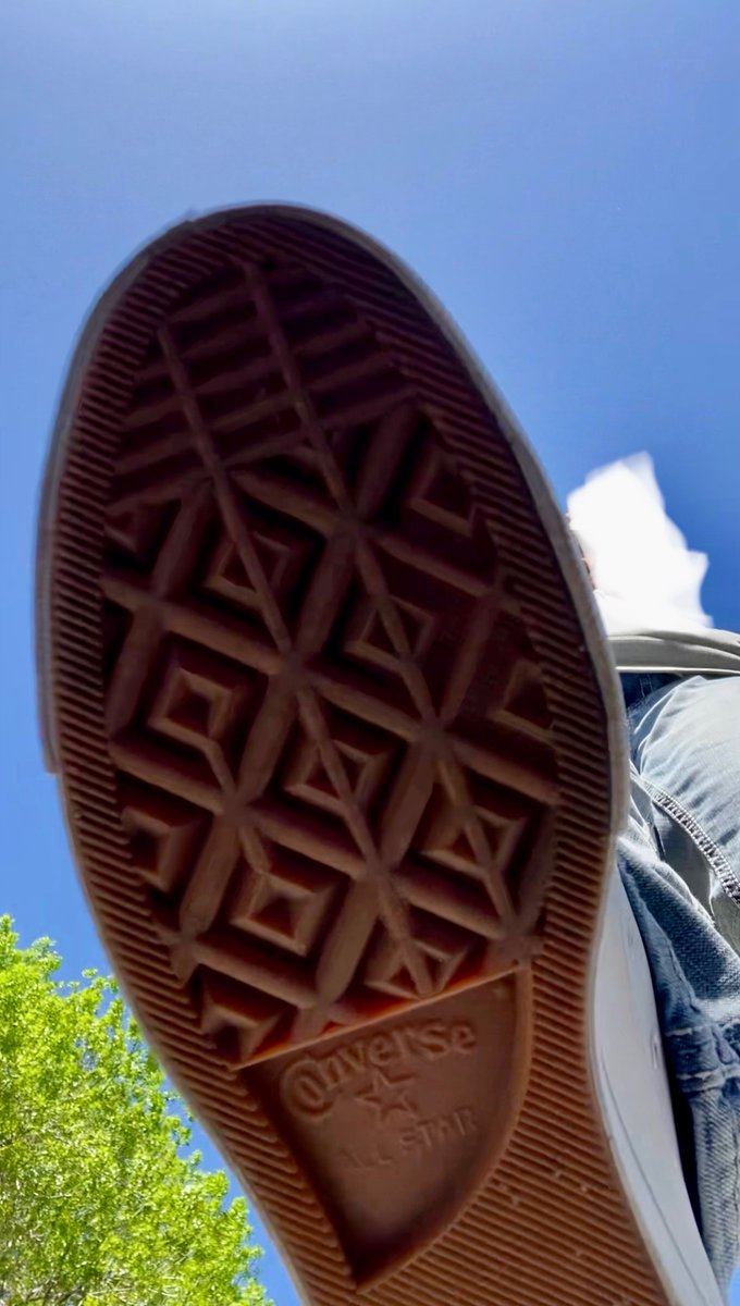 master_converse's tweet image. Oops did I step on you 🙇🏻‍♂️