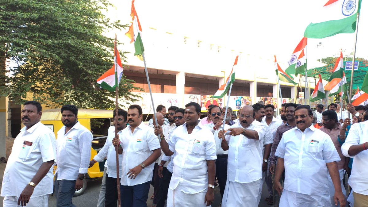 AKSaiJSaravanan's tweet photo. நமது இந்திய ராணுவம் பாகிஸ்தான் தீவிரவாதிகள் மீது நடத்திய OPERATION SINDOOR வெற்றியை கொண்டாடும் விதமாக புதுச்சேரி பாஜக சார்பில் ராணுவத்திற்கு மரியாதை செலுத்தும் விதமாக வெற்றி கொடி பேரணி நடத்தப்பட்டது, இதில் தலைவர், நிர்வாகிகளுடன் பேரணியில்  கலந்து கொண்டேன்.@mansukhmandviya https://t.co/Dj2nBPajyQ