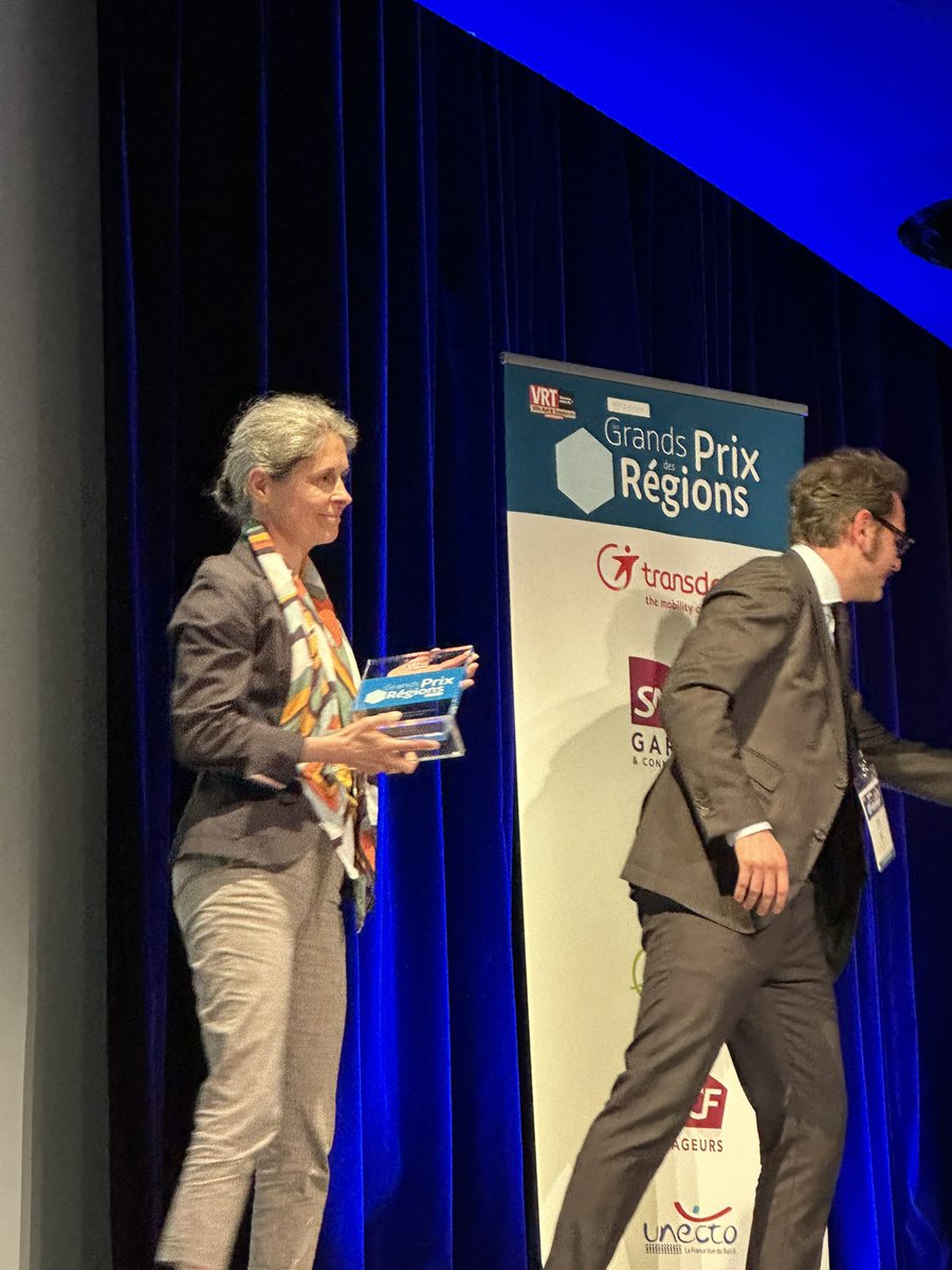 Ville, Rail & Transports (@vrtmag) on Twitter photo Le Prix “Développement Durable” est remis à la <a href="/regionbretagne/">Région Bretagne</a> , pour le renforts d’offres TER de l’étoile rennaise remis par Antonin Roques <a href="/fondationratp/">Fondation GroupeRATP</a>
Récipiendaire : Marie Lecuit-Proust, DG adjointe Mer, canaux, mobilités Le Prix “Développement Durable” est remis à la <a href="/regionbretagne/">Région Bretagne</a> , pour le renforts d’offres TER de l’étoile rennaise remis par Antonin Roques <a href="/fondationratp/">Fondation GroupeRATP</a>
Récipiendaire : Marie Lecuit-Proust, DG adjointe Mer, canaux, mobilités