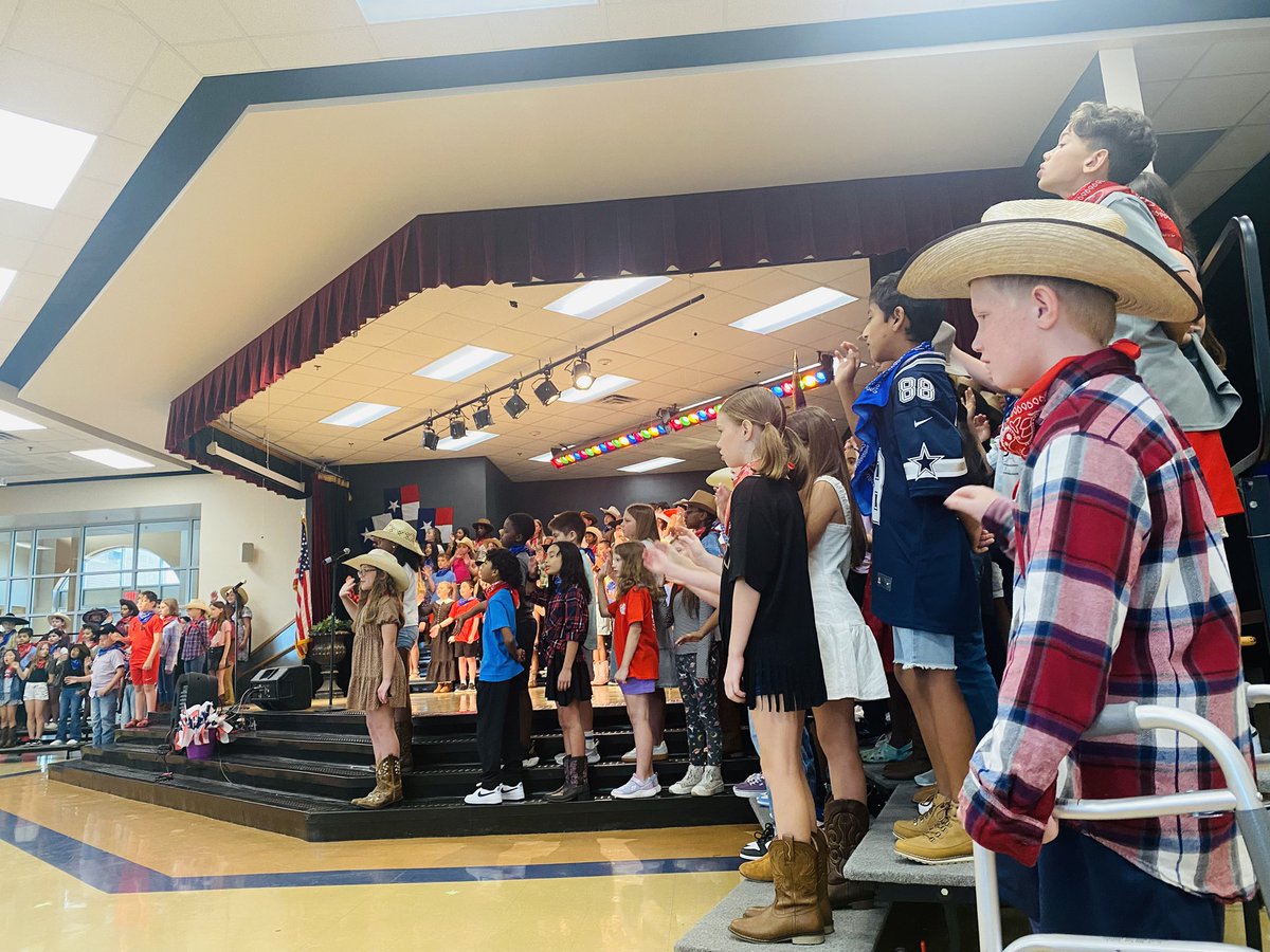 Laleh Olateju tweet media