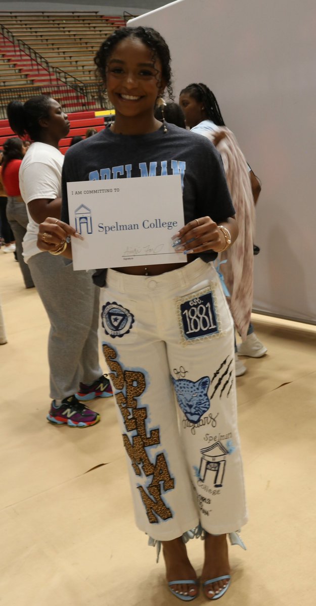 MHSCards1's tweet image. MHS Class of 2025 Senior Signing Day! More photos on the Mayfield High School Facebook page.