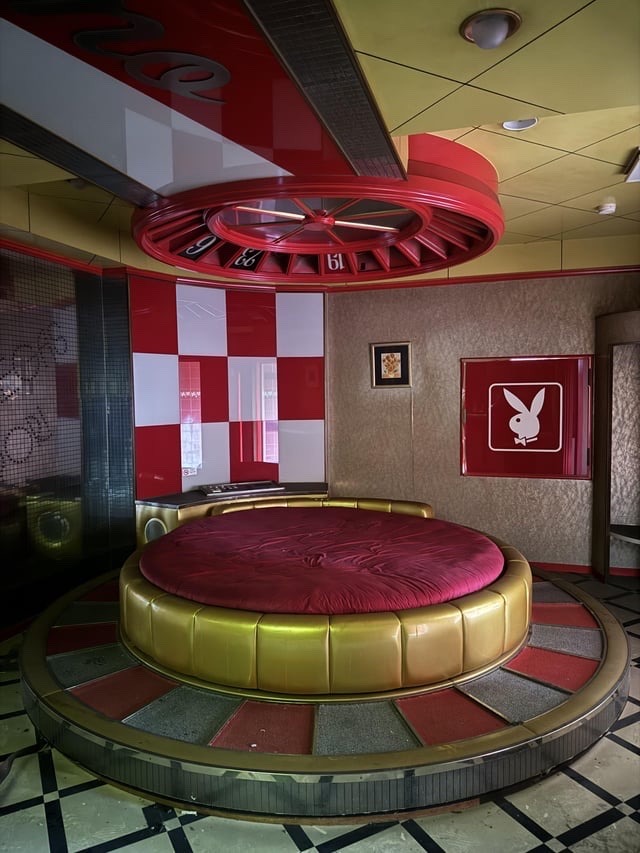 GiapponeTvb's tweet photo. Abandoned Love Hotel.
Japan π€©
Photos by Places_Forgotten.
#giappone #travelphotography
#ilovejapan #motel #HotVisual https://t.co/jqhEXjgEGi