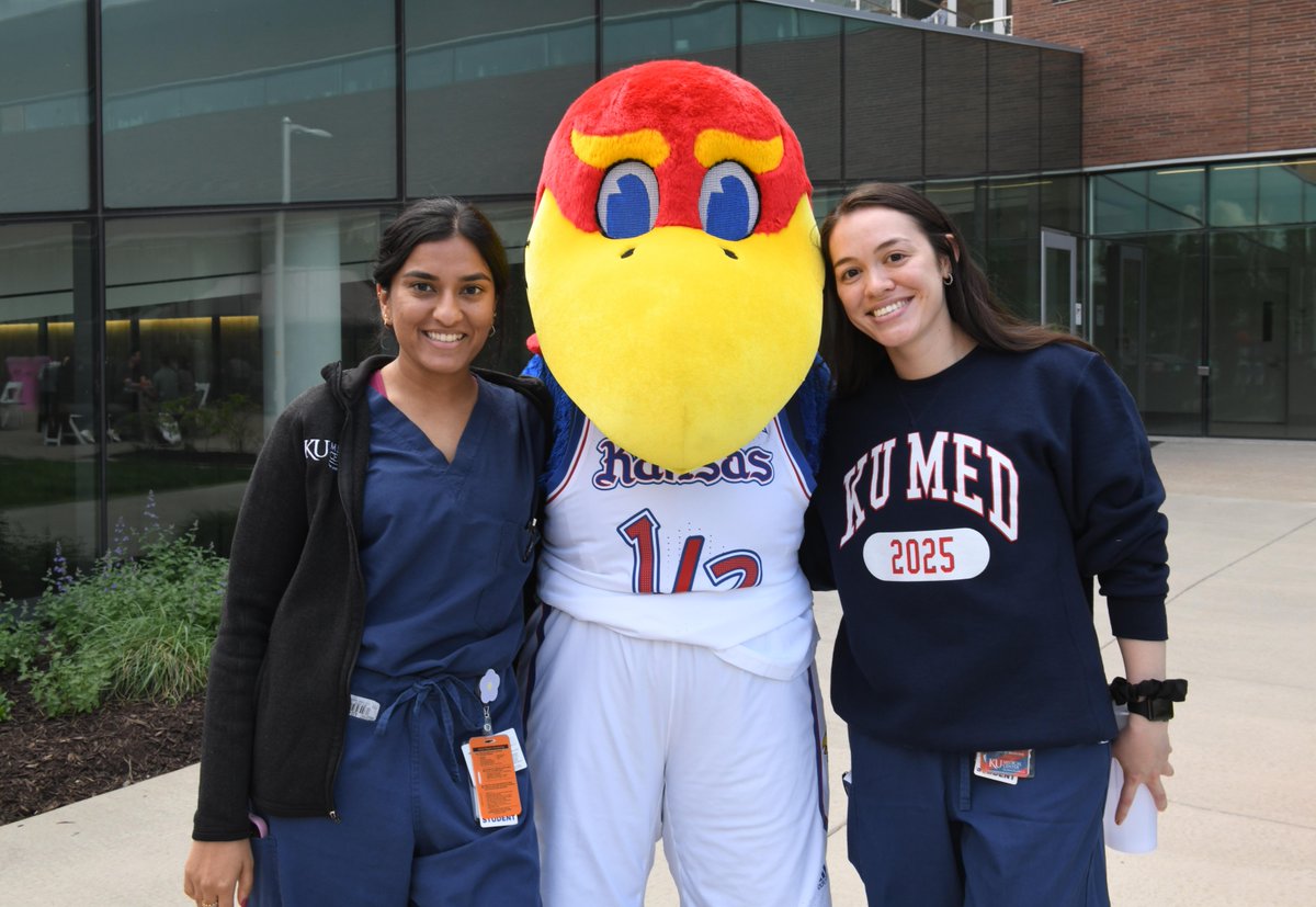 KUMedCenter's tweet image. Employees and students on our Kansas City campus recently gathered for a spring appreciation lunch hosted by Human Resources. The event featured food trucks, a DJ, yard games and a special appearance from Baby Jay!