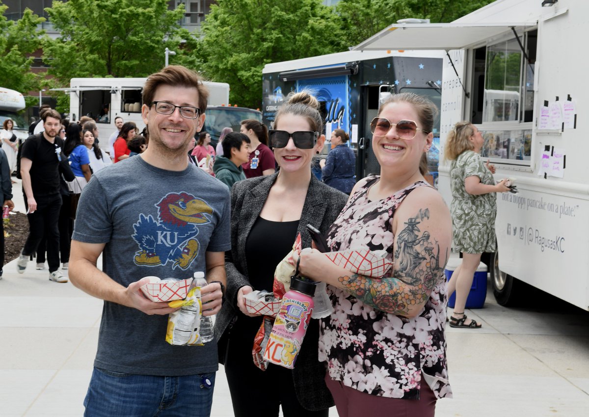 KUMedCenter's tweet image. Employees and students on our Kansas City campus recently gathered for a spring appreciation lunch hosted by Human Resources. The event featured food trucks, a DJ, yard games and a special appearance from Baby Jay!