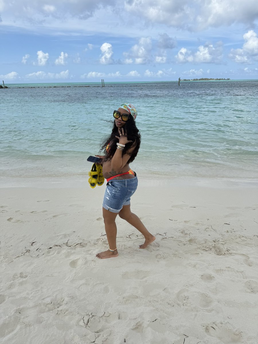 Chinkyface_'s tweet image. Fell in love and got a bump 🥰❤️🤰🏽