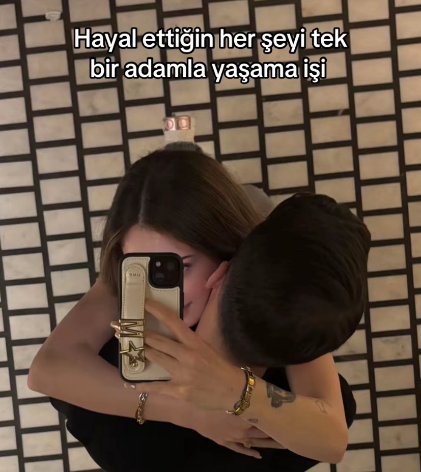 Alya (@alyareckles) on Twitter photo 