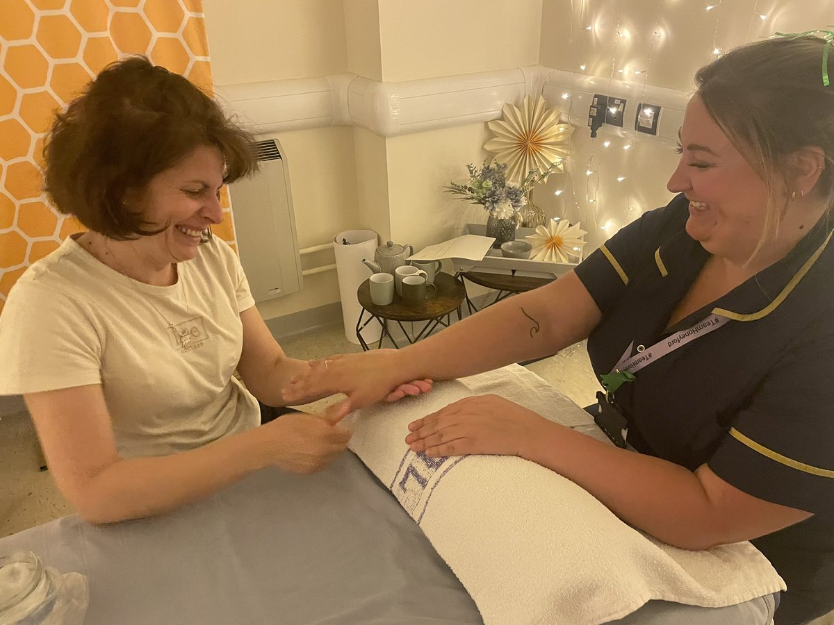 Aeysha Harley (@respiratoryuhp) on Twitter photo A massive thank you to our wonderful HCA Yolli for coming in to complete massages for our staff on level 9 today for our #mentalhealthawarenessweek πββοΈπ₯°β€οΈ<a href="/matron_mike/">mike</a> <a href="/harrietsarahhh/">Harriet π« π©πΌββοΈ</a> <a href="/Esrun91/">Jodi Bond</a> <a href="/JannerJosh1/">Josh Pritchard</a> A massive thank you to our wonderful HCA Yolli for coming in to complete massages for our staff on level 9 today for our #mentalhealthawarenessweek πββοΈπ₯°β€οΈ<a href="/matron_mike/">mike</a> <a href="/harrietsarahhh/">Harriet π« π©πΌββοΈ</a> <a href="/Esrun91/">Jodi Bond</a> <a href="/JannerJosh1/">Josh Pritchard</a>