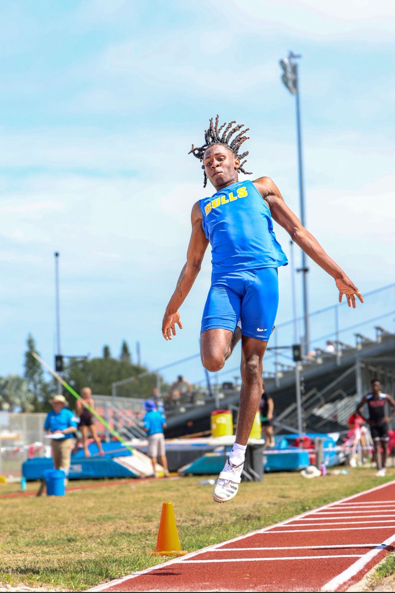 Sophomore end of the year stats:
100m: 11.19
200m: 22.17
400m: 51.65
Long jump: 6.97
Triple jump: 13.04
4x4 split (49.5)
Truly Blessed. Thank you God🙏🏾