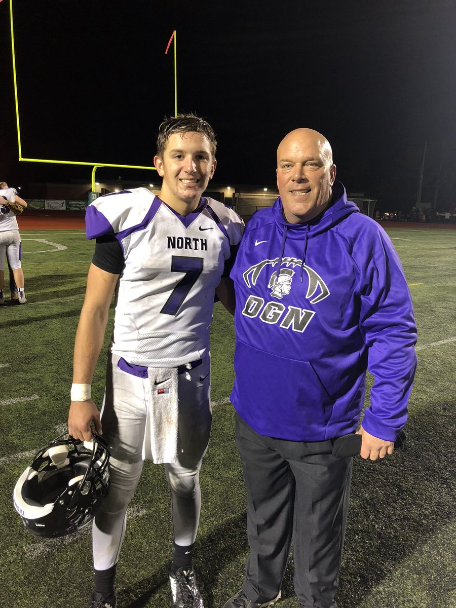 QBFarm's tweet photo. Quarterbacks!
Heard a great comment today from a current successful Big10 Head Coach!

“All Players deserve to have at least one Coach who believes in him.”(Youth, HS and College) 

Sometimes it may be your dad, and often it’s not. 
#KeepGrinding #QBFTraining https://t.co/MHAylXAwUF