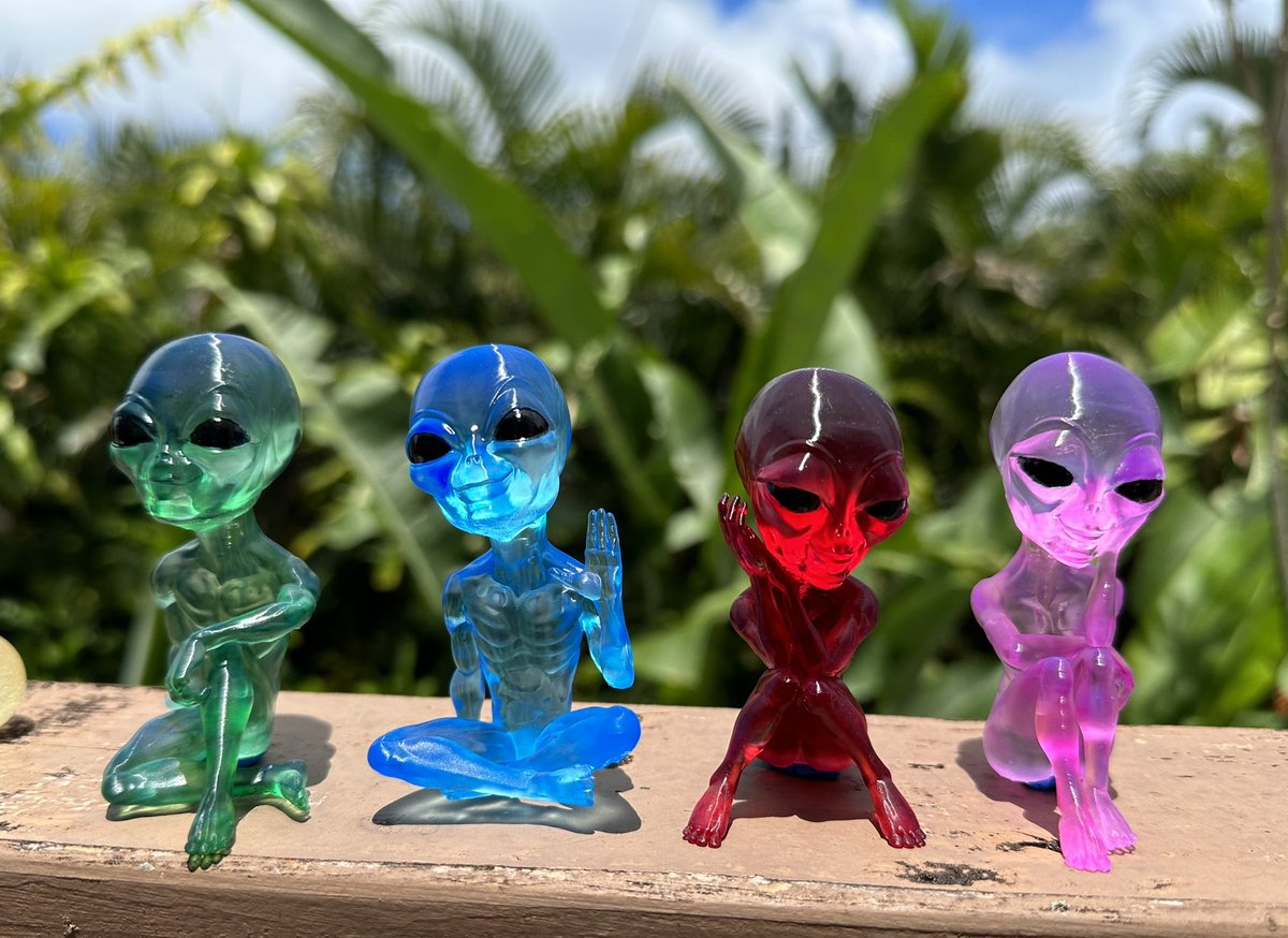 Trevor3DPrints's tweet image. Did this awesome Alien Set by @PipeCox a few years ago to show that using alcohol inks after the print instead of having multiple bottles & vat swap outs of different color clear resins is more efficient & cheaper. It took about 20 minutes to do all 4.
#3DPrinted #3DPrinting